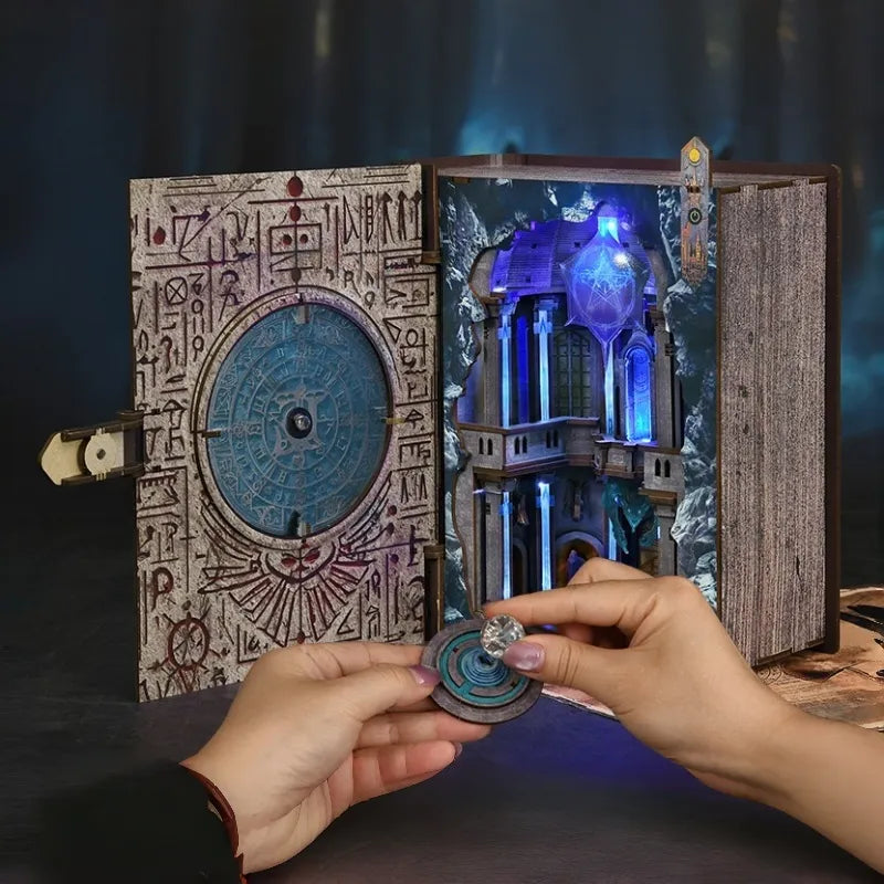 Seitliche Ansicht des Book Nook - Circle of Magic mit gut sichtbaren Elementen