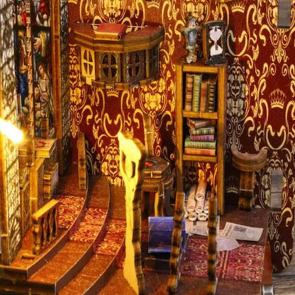 Detailansicht eines dekorativen Elements im Book Nook - Covenant Church mit feinen Details