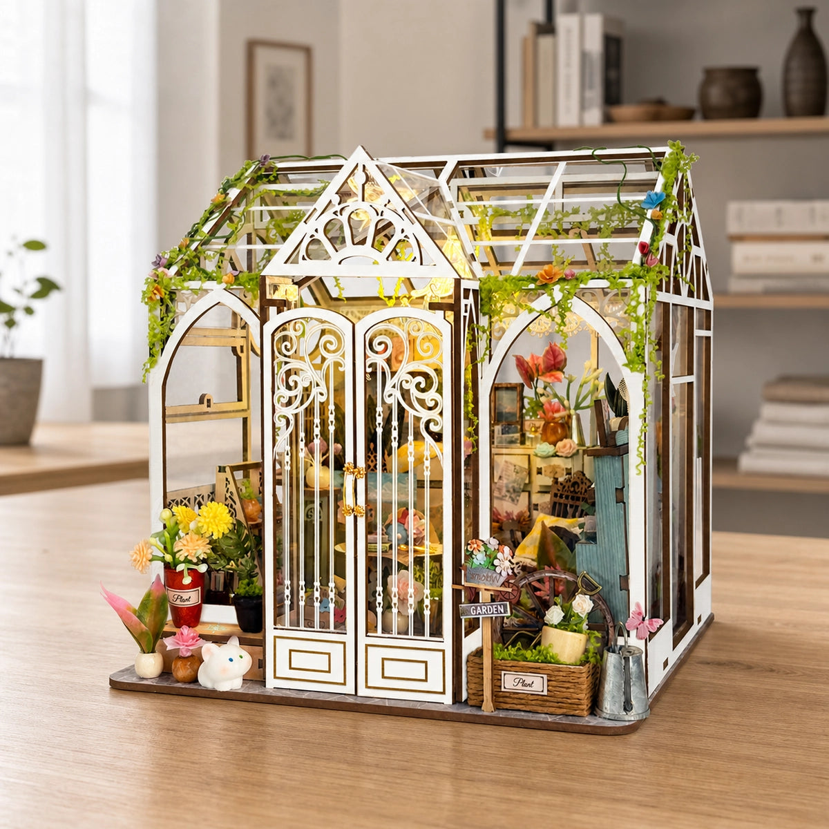 Demi's Flower House mit geschlossenen verzierten Doppeltüren