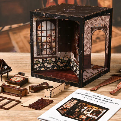 Detailansicht des Book Nook - European Melody Box mit präzise geschnittenen Holzteilen aus hochwertigem Material