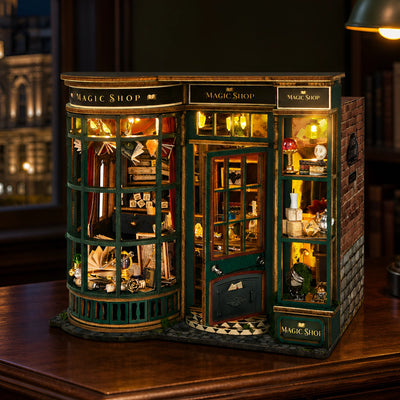 Beleuchtete Ladenfront des European Shop Book Nook