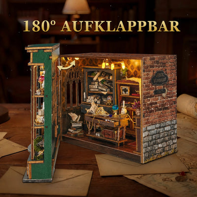 Um 180 Grad aufgeklappter European Shop mit breiter Innenszene