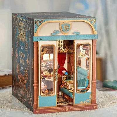 Book Nook - European Travels Gesamtansicht mit detaillierter Szenerie