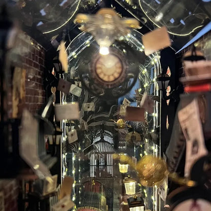 Nahaufnahme des Book Nook - Fantasy Train Platform mit reichhaltigen Details