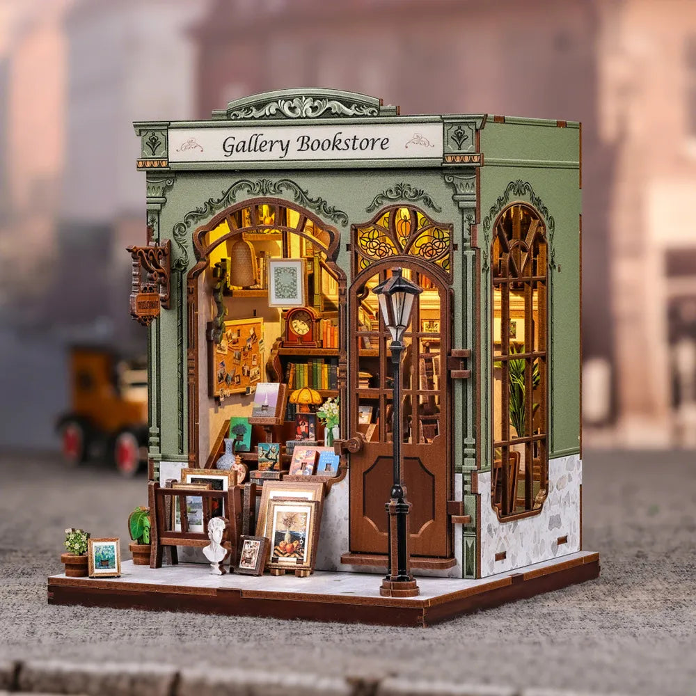 Seitliche Ansicht des Book Nook - Gallery Bookstore mit gut sichtbaren Elementen