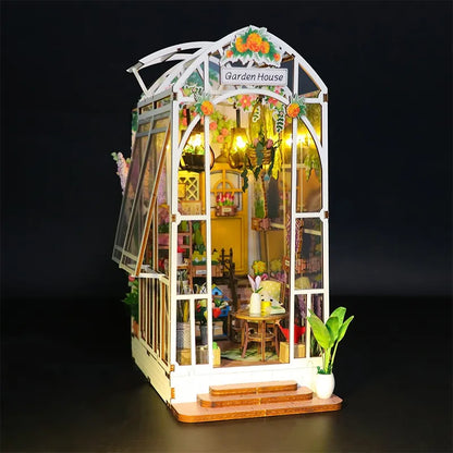 Book Nook - Garden House stimmungsvolle Beleuchtung in einem abgedunkelten Raum