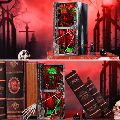 Book Nook - Haunted Mansion dekorativ auf einem Schreibtisch platziert