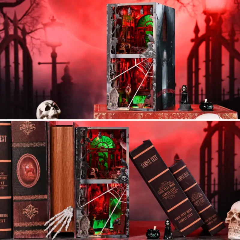 Book Nook - Haunted Mansion dekorativ auf einem Schreibtisch platziert