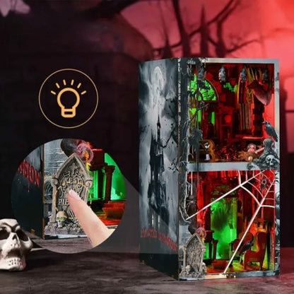 Book Nook - Haunted Mansion mit Touch-Switch-Lichtfunktion