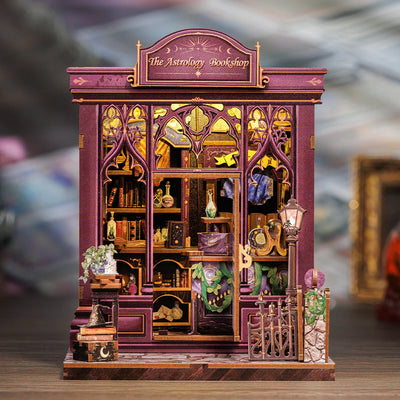 Book Nook Kit | The Astrology Bookshop Gesamtansicht mit detaillierter Szenerie