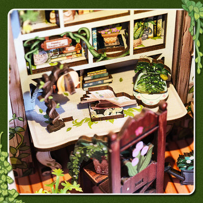 Detailansicht eines dekorativen Elements im Book Nook Kit | Green Life Bookshop mit feinen Details