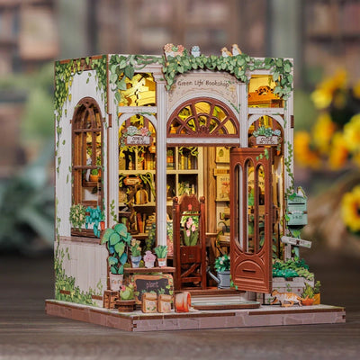 Seitliche Ansicht des Book Nook Kit | Green Life Bookshop mit gut sichtbaren Elementen