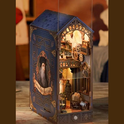 Book Nook - Leonardo Da Vinci mit Staubschutz und langlebigem Design
