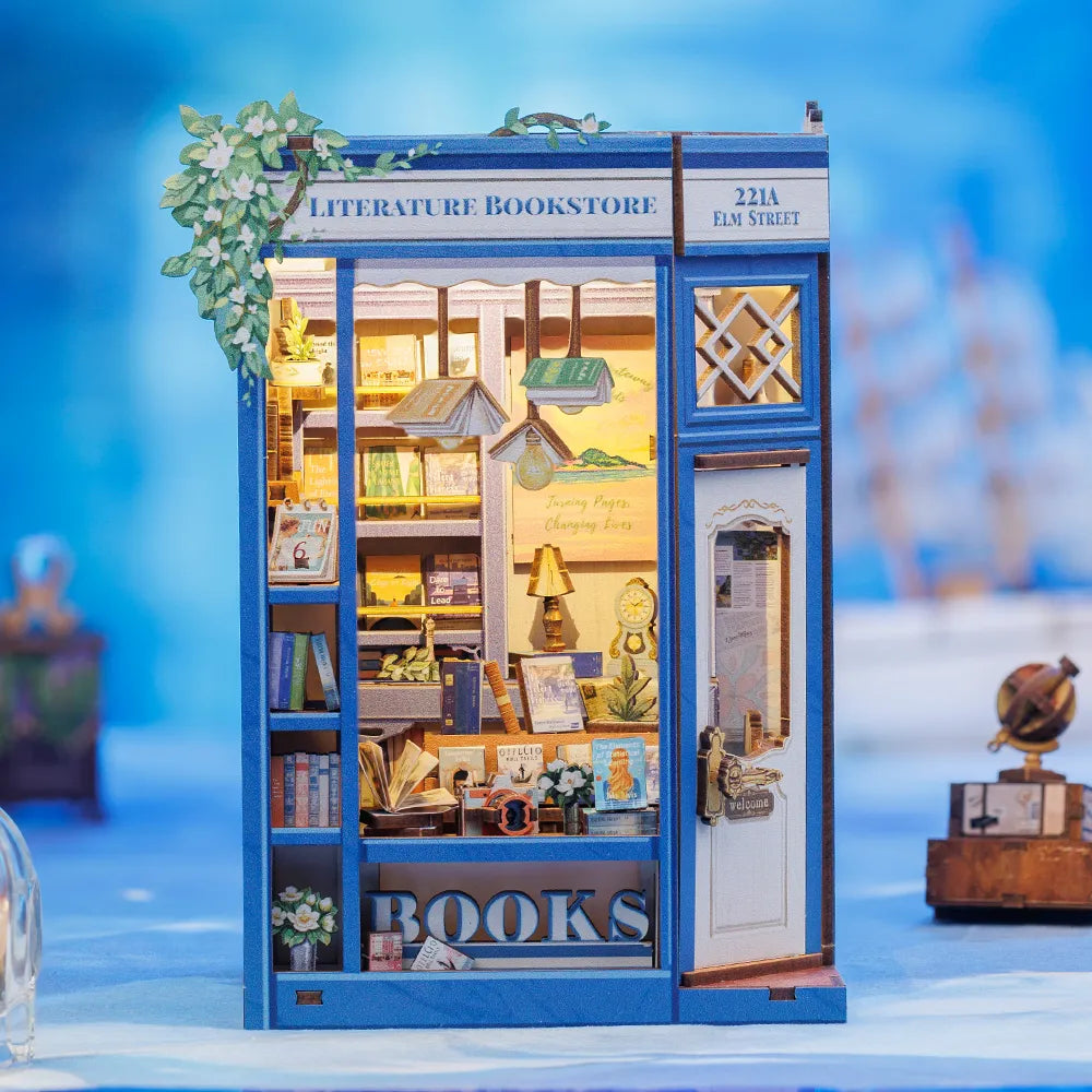 Book Nook - Literature Bookstore Gesamtansicht mit detaillierter Szenerie