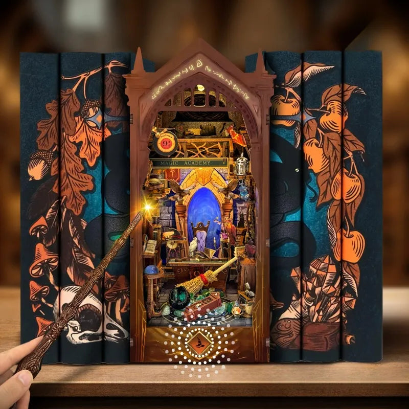 Book Nook - Magic Academy Gesamtansicht mit detaillierter Szenerie