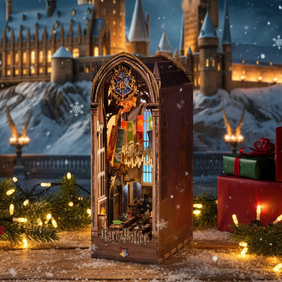 Harry Potter Magic Auditorium illuminato in un'ambientazione invernale