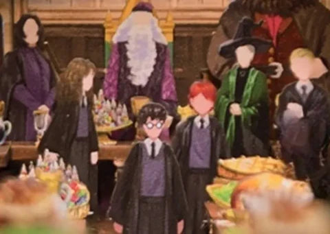 Vista frontale e laterale del Book Nook Harry Potter Magic Auditorium