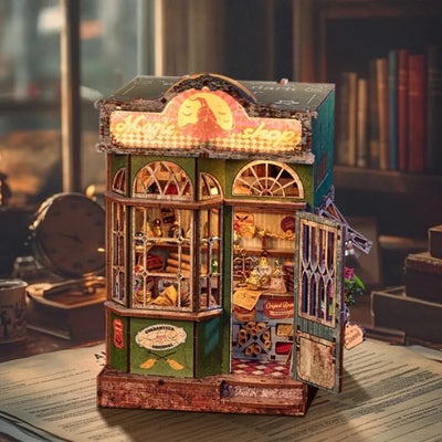 Book Nook - Magic Shop Gesamtansicht mit detaillierter Szenerie