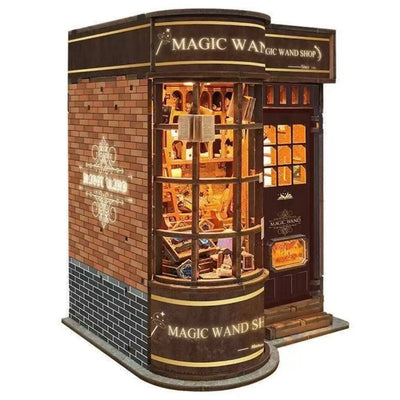 Mini Miniatur Haus - Magic Wand Shop Gesamtansicht mit präzise geschnittenen Holzteilen und hochwertiger Verarbeitung