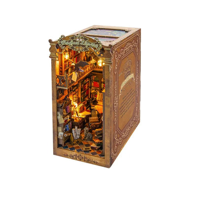 Book Nook - Magical Library Gesamtansicht mit präzise geschnittenen Holzteilen und hochwertiger Verarbeitung