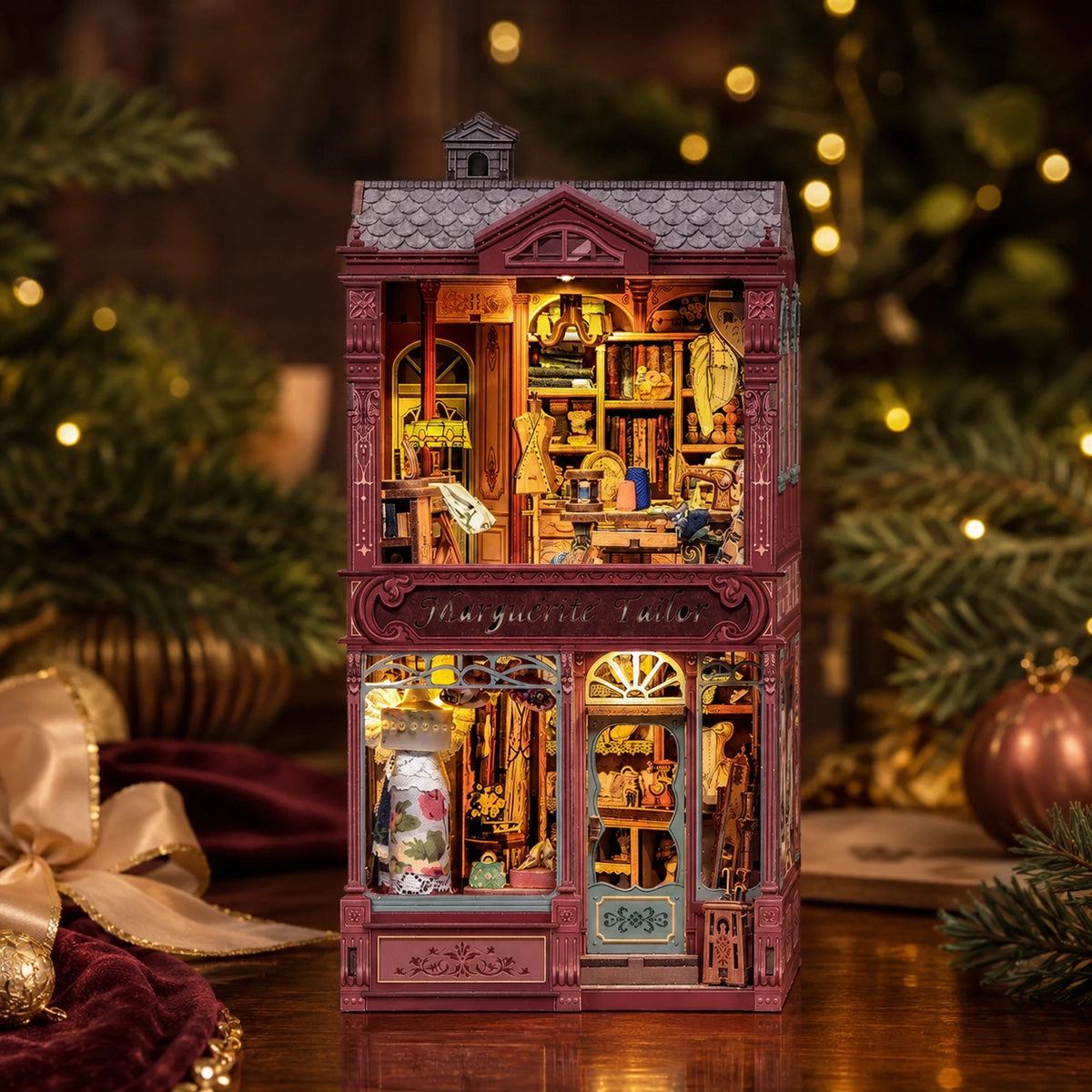 Book nook Marguerite Tailor come decorazione festiva con luce calda