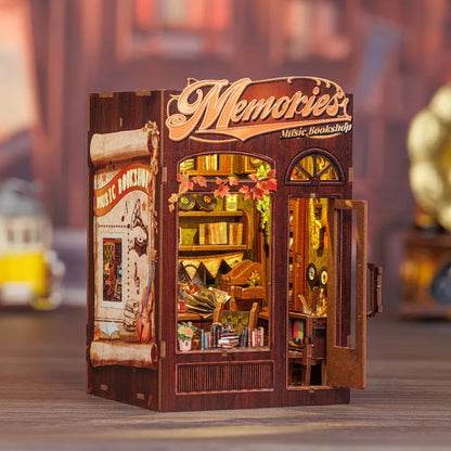 Seitliche Ansicht des Book Nook - Memories Music Bookshop mit gut sichtbaren Elementen