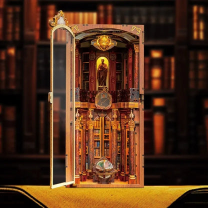 Book Nook - Monastery Library Gesamtansicht mit detaillierter Szenerie