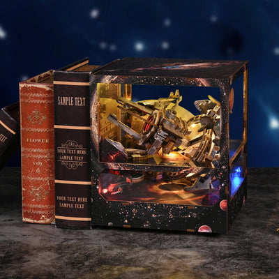 Nebula Wanderer neben Büchern vor inszeniertem Weltraumhintergrund