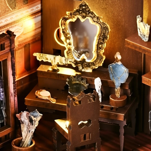 Theatergarderobe mit Spiegel, Masken und Kostümaccessoires