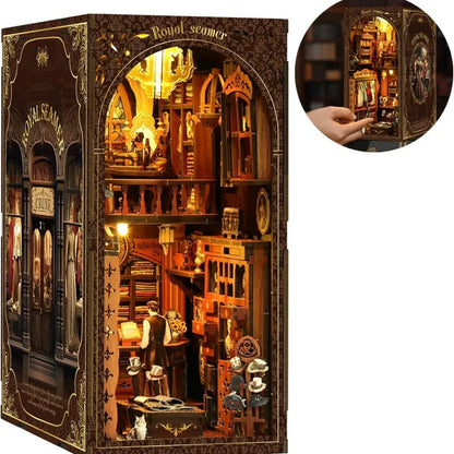 Detailansicht eines dekorativen Elements im Book Nook - Royal Seamer mit feinen Details