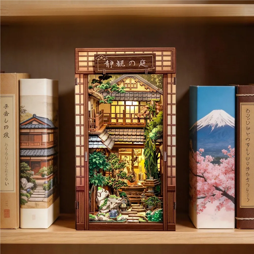 Book Nook Japan - Serene Courtyard