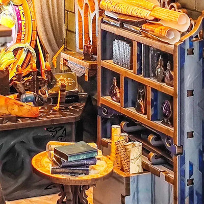 Detailansicht eines dekorativen Elements im Booknook - Star Map Secrets mit feinen Details