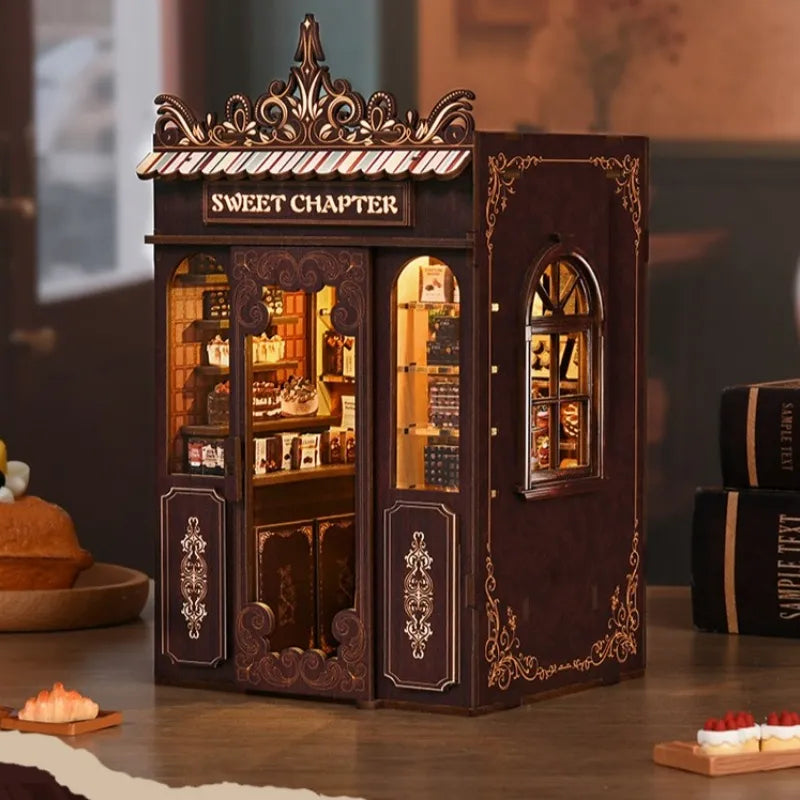 Seitliche Ansicht des Book Nook - Sweet Chapter mit gut sichtbaren Elementen