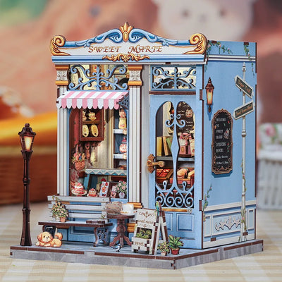 Seitliche Ansicht des Book Nook - Sweet Mariey mit gut sichtbaren Elementen