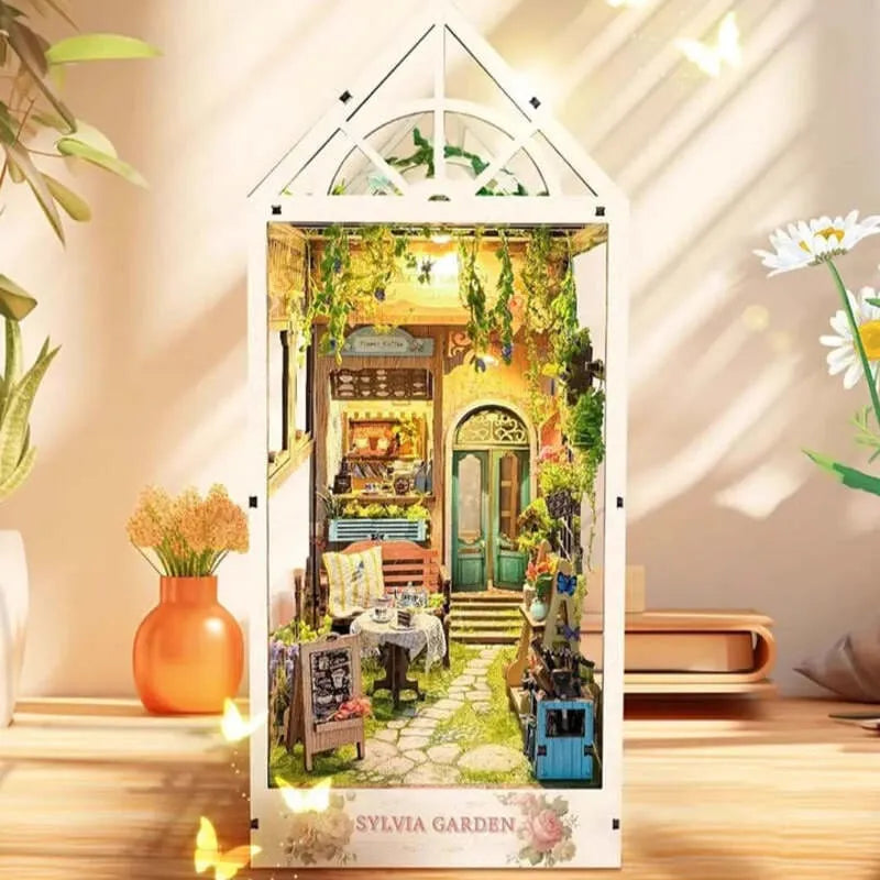 DIY Book Nook - Sylvia Garden Gesamtansicht mit detaillierter Szenerie