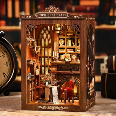 Book Nook - Twilight Library Gesamtansicht mit detaillierter Szenerie