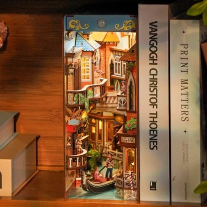 Book Nook - Venetian Dreams Gesamtansicht mit detaillierter Szenerie