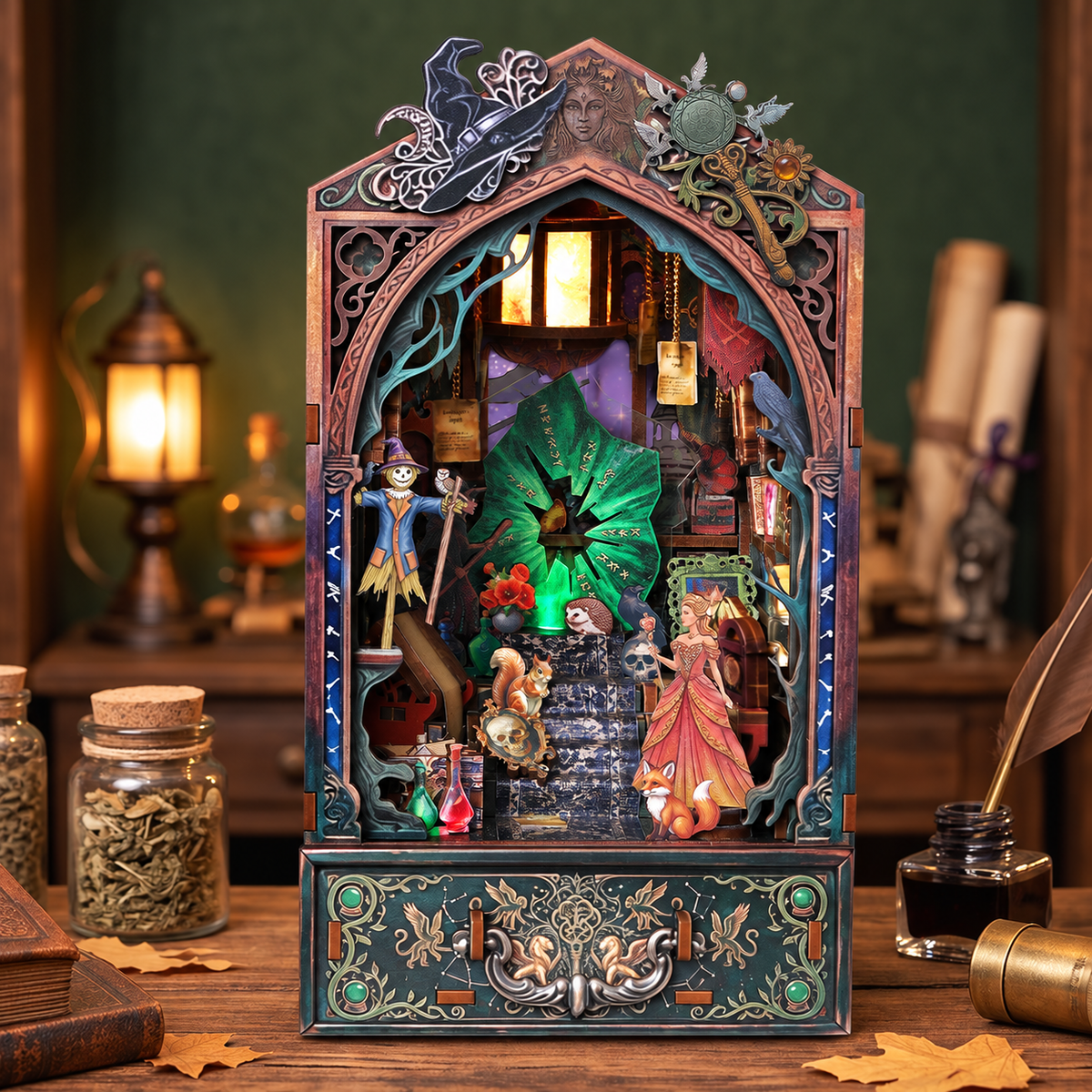 Witch of Darkness – Vista frontale con luce verde e figure fiabesche