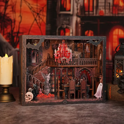 Dark Family Pro esposto con scala curva, lampadario rosso e fantasmi