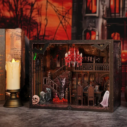 Booknook - Dark Family Gesamtansicht mit detaillierter Szenerie