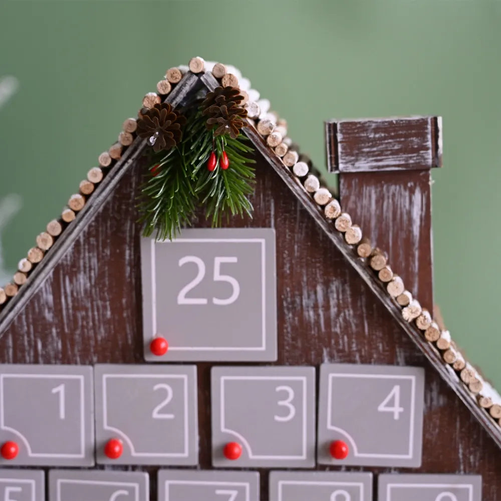 Nahaufnahme des Graues Holzhaus Adventskalender mit reichhaltigen Details