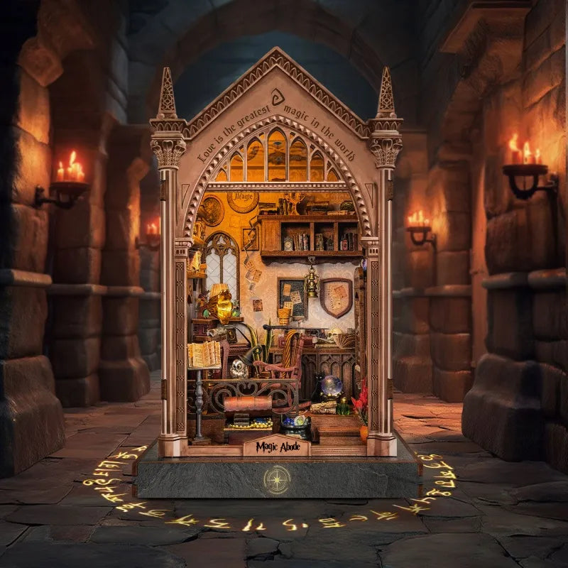 Miniatur Haus Bausatz - Magic Abode Gesamtansicht mit detaillierter Szenerie