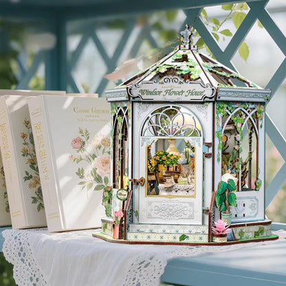 Seitliche Ansicht des Miniatur Haus Bausatz - Windsor Flower House mit gut sichtbaren Elementen