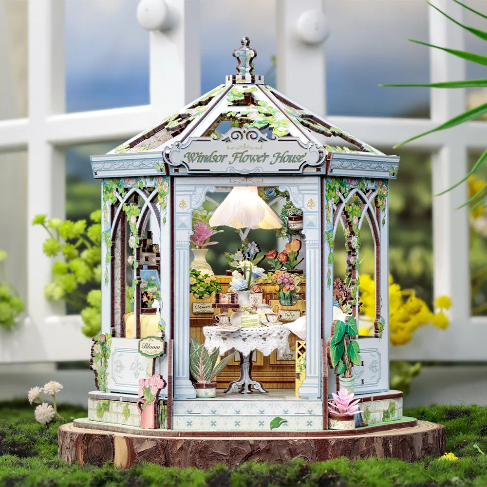 Miniatur Haus Bausatz - Windsor Flower House Gesamtansicht mit detaillierter Szenerie