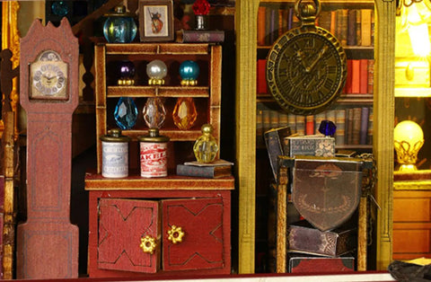 Miniatur Haus - Magic Treasure House Gesamtansicht mit detaillierter Szenerie