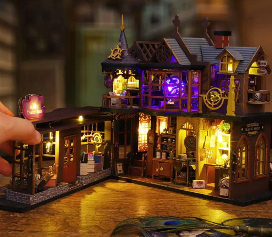 Miniatur Haus - Magic Treasure House Gesamtansicht mit detaillierter Szenerie