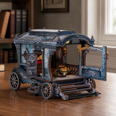 Onyx Dragon Carriage mit geöffneten Türen und vollständig sichtbarem Wagenraum