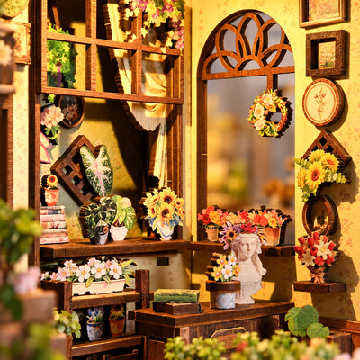 Quiet Corner Flower House – Blumenvasen und Wanddekoration im Innenraum