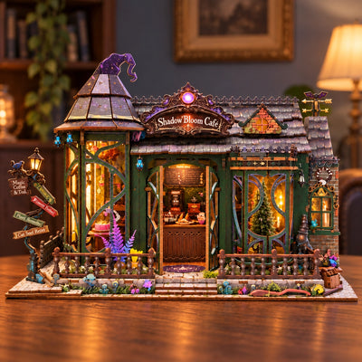 Frontansicht des beleuchteten Shadow Bloom Cafe
