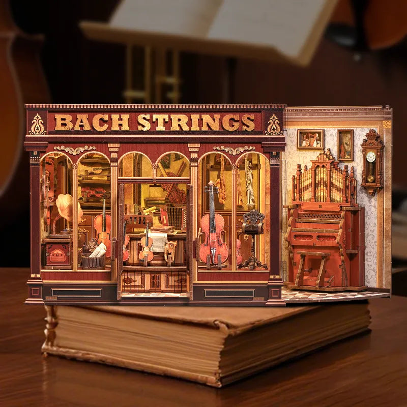 Miniature Haus - Bach Strings  Gesamtansicht mit detaillierter Szenerie